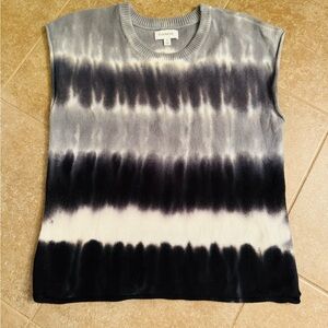 Evereve Black and Gray Boxy Muscle Tee